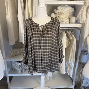 Loft Outlet women's size medium green & cream blouse prairie, cottage #2526